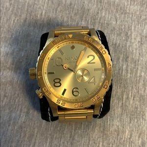 Nixon “51-30” Yellow Gold SS